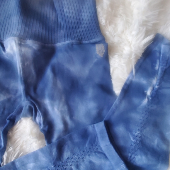 FREE PEOPLE GOOD KARMA LEGGINGS - Picture 5 of 5